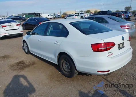 2015 Volkswagen Jetta 2.0L S z USA, uszkodzony, nr VIN 3VW2K7AJ8FM310399